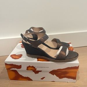 donald j pliner shoes prima wedge sandals BNWT *FINAL SALE*